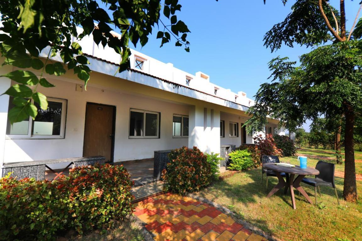 Nisarg Resort Джабалпур Екстериор снимка