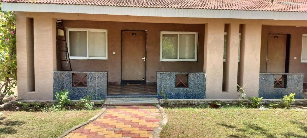Nisarg Resort Джабалпур Екстериор снимка