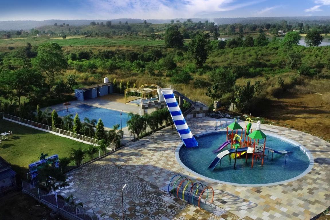 Nisarg Resort Джабалпур Екстериор снимка