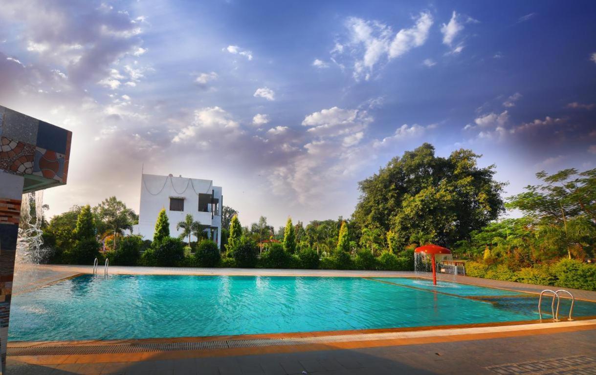 Nisarg Resort Джабалпур Екстериор снимка