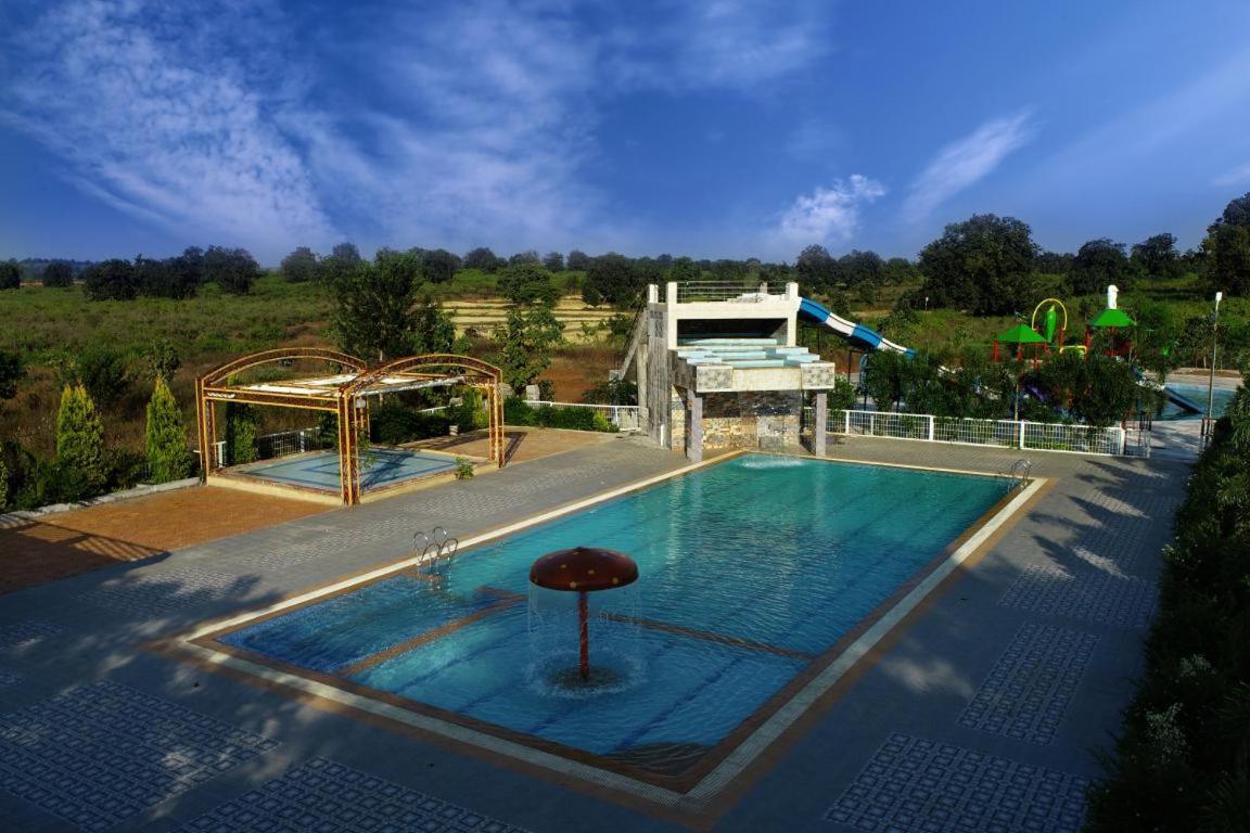 Nisarg Resort Джабалпур Екстериор снимка
